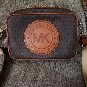 Michael kors crossbody bag